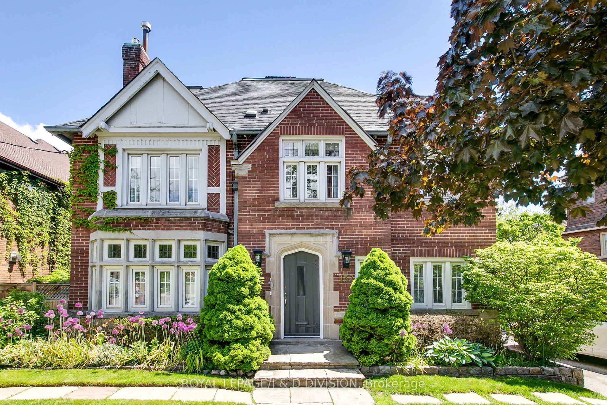 137 Highbourne Road, Toronto C03, ON M5P 2J8
